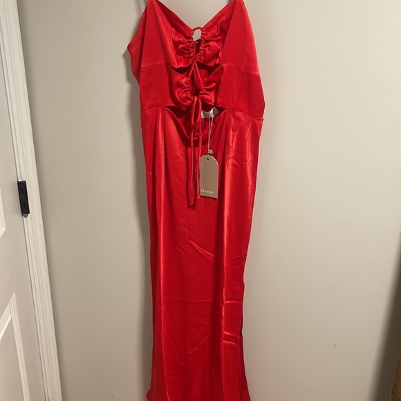 MESHKI Cassie Cut Out MIDI Dress - Picture 7 of 9